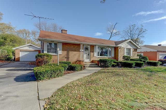 1st image of 909 N Highland Dr