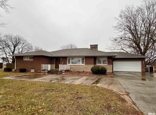 1125 N Main St, Washington, IL 61571