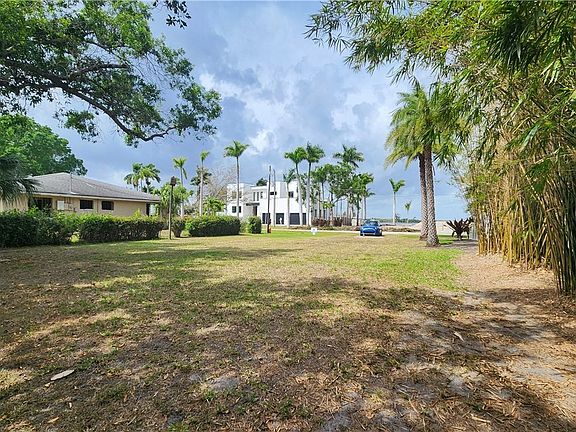 2nd image of 4528 E Riverside Dr