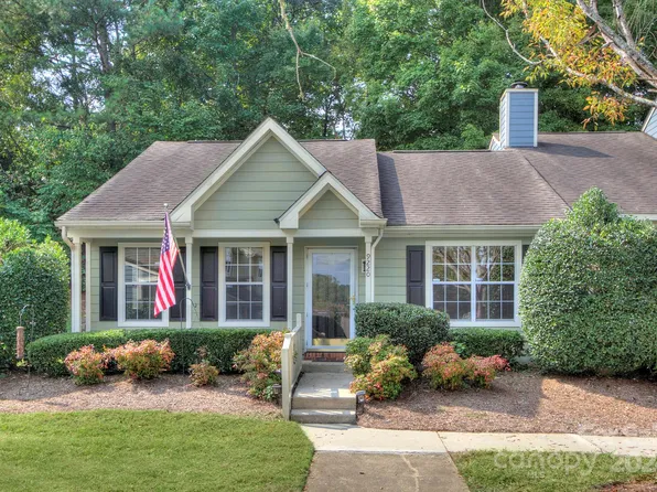 9220 Four Mile Creek Rd, Charlotte, NC 28277