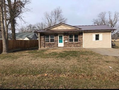805 E Sims St, Centralia, MO, 65240