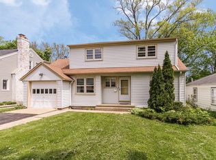 731 Division St, Barrington, IL 60010