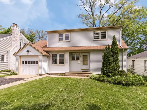 731 Division St, Barrington, IL 60010
