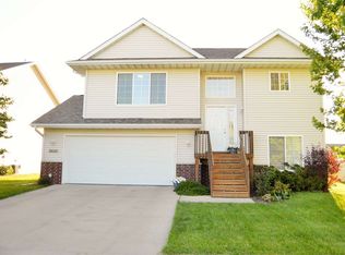 2635 Whispering Meadow Dr, Iowa City, IA 52240
