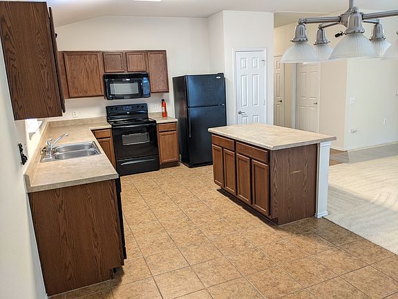5th image of 5201 English Glade Dr