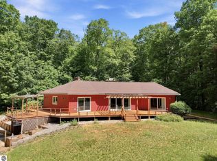 9940 N Vandermeulen Rd, Lake City, MI 49651