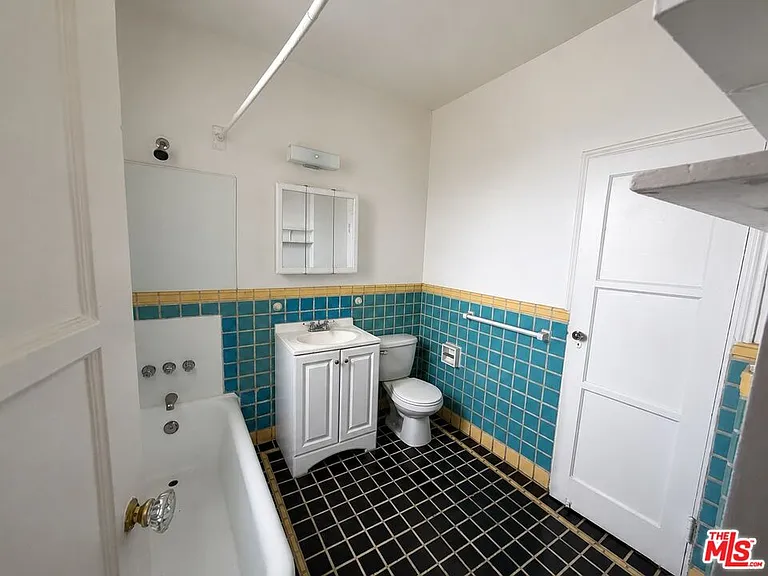 634 S Gramercy Pl #803 — Photo 3