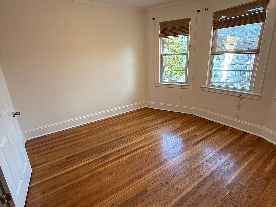 1st image of 404 E Kinney St #2