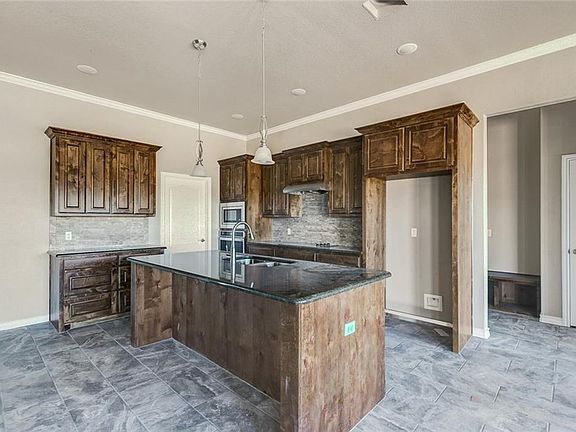 4th image of 2540 County Road 425