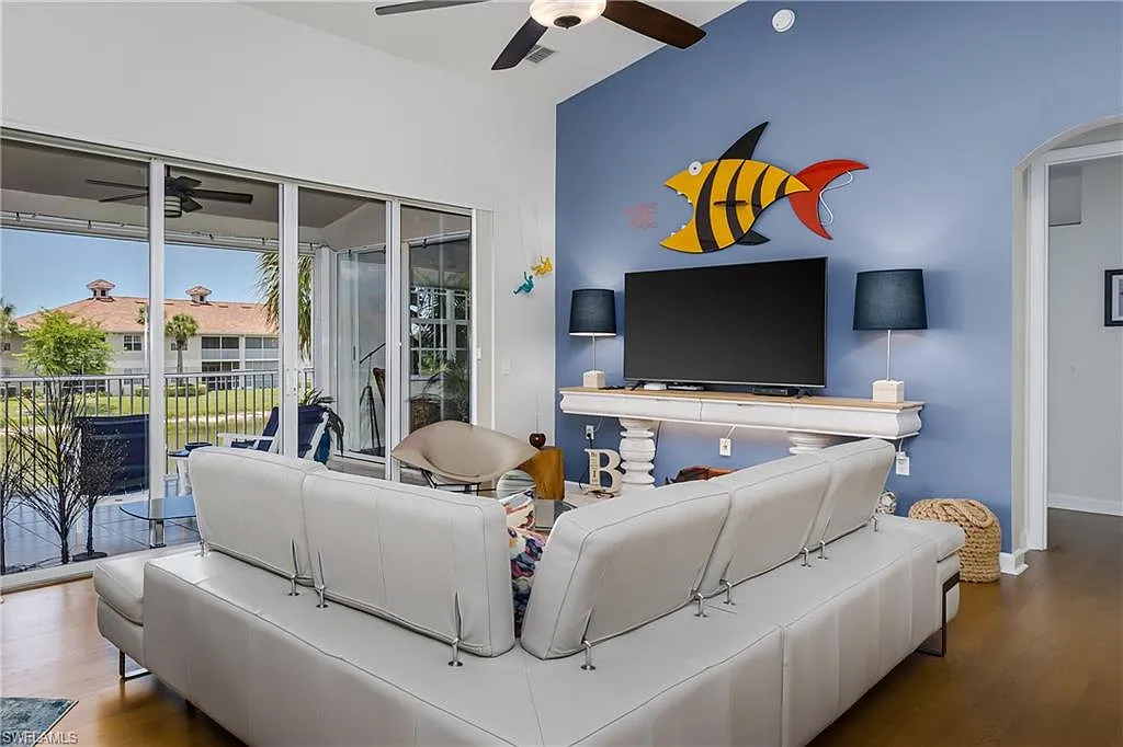 4 bed, 2.5 bath, 2133 sqft, $6,000 — Photo 1