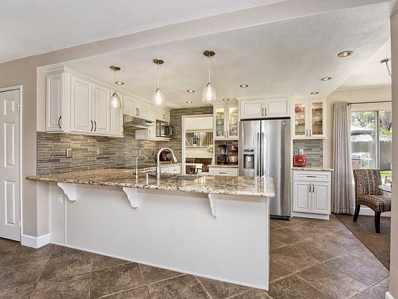 5th image of 8832 Polanco St