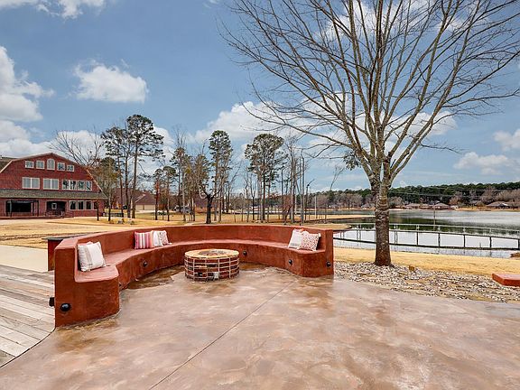 5th image of 8 Meadow Vista Cir