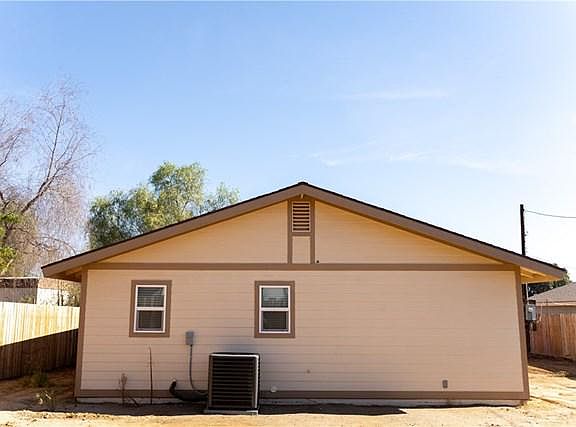 3rd image of 17691 Traxler Ln