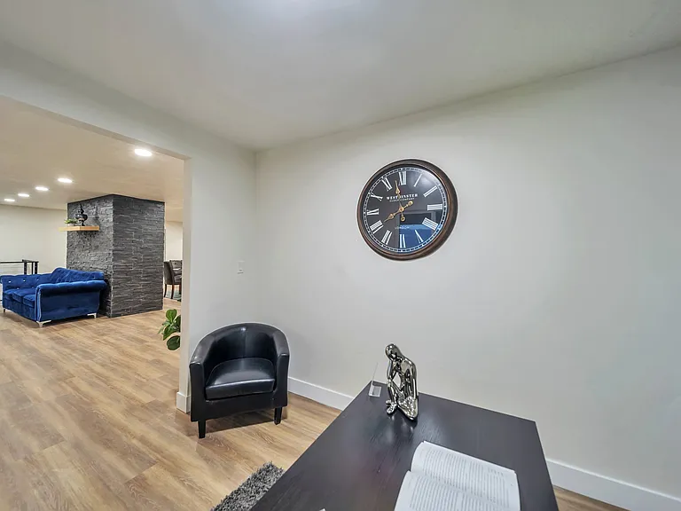 552 Chelsea Dr — Photo 24