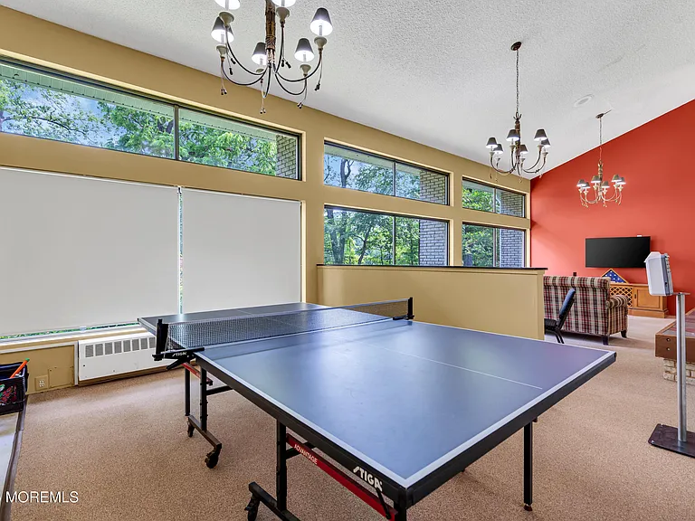34 Lexington Ct — Photo 24