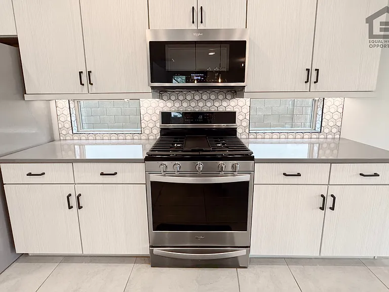 22038 N 28th Pl — Photo 16