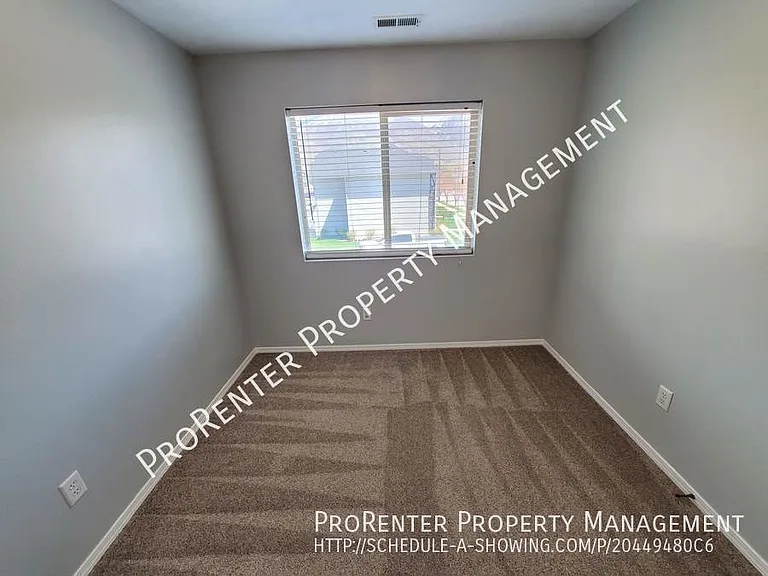 1005 N 740 W — Photo 13