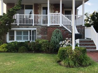 461 W Penn St, Long Beach, NY 11561