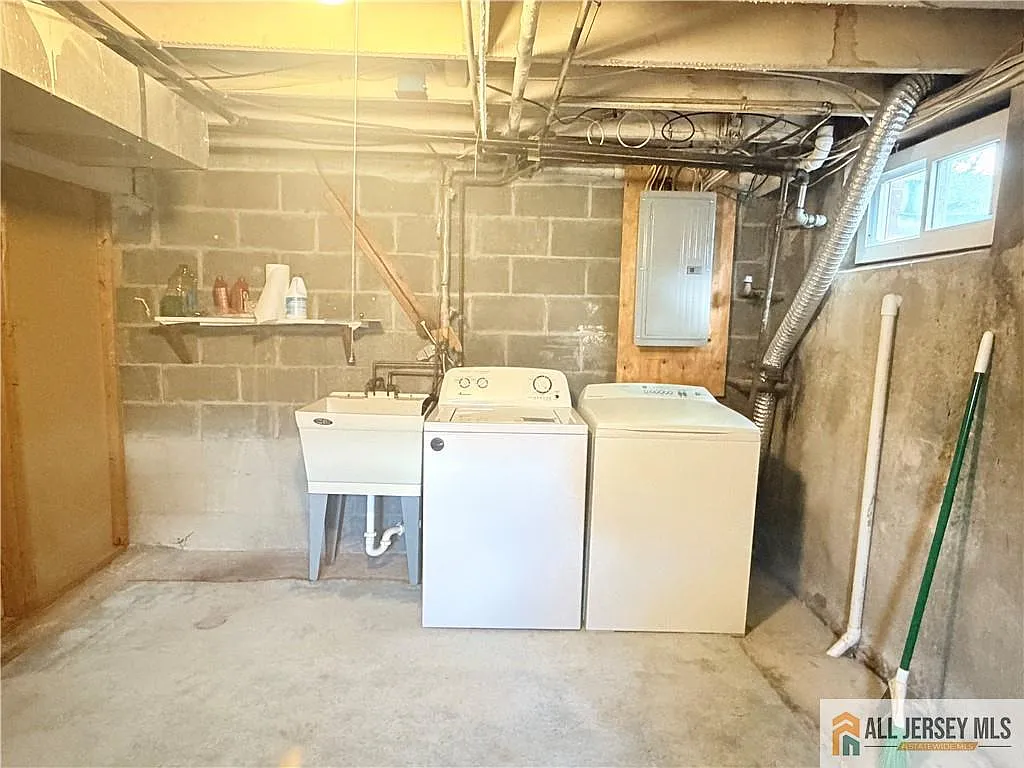 2 bed, 1.0 bath, $2,550 — Photo 4