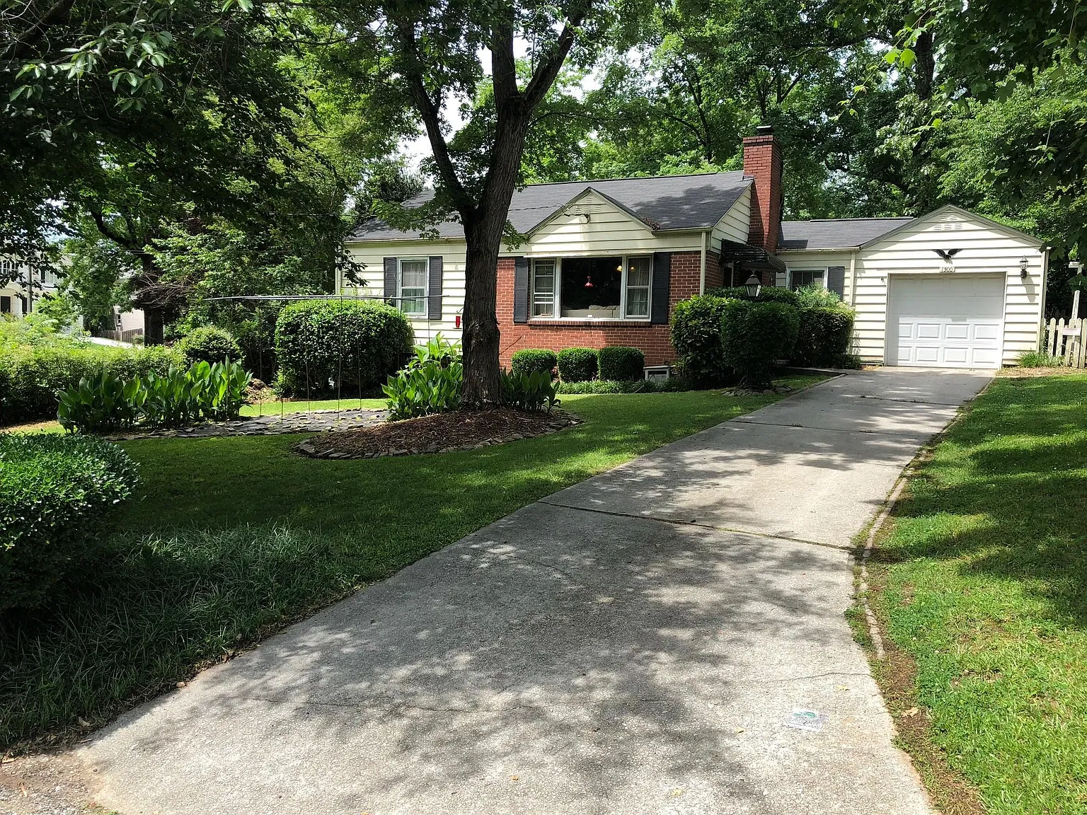 1500 Grant Dr NE — Photo 1