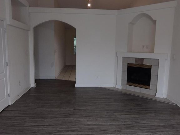 2nd image of 2724 Red Clover Ln