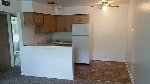 1 bed, 1.0 bath, $775 — Photo 2