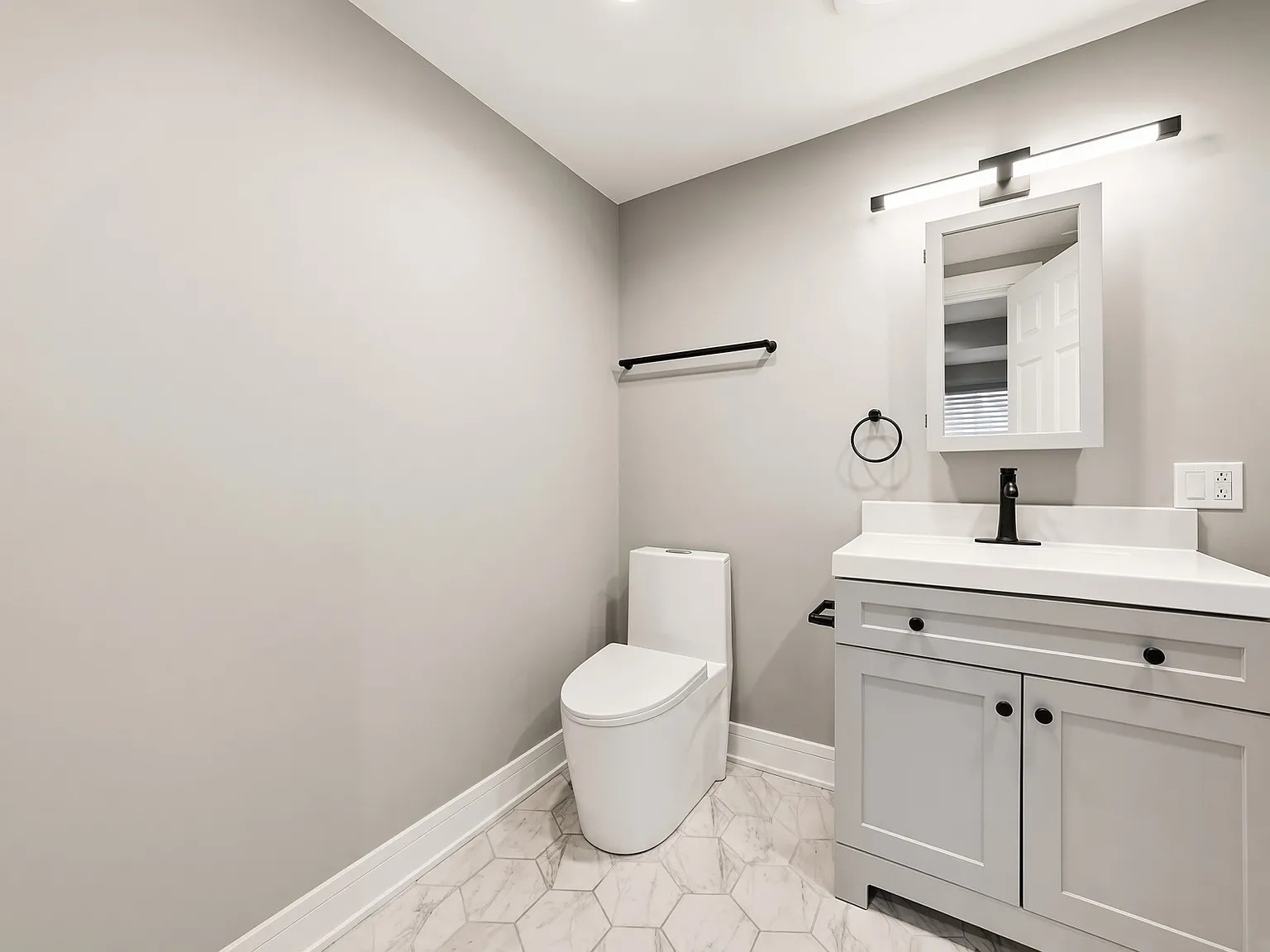 2 bed, 1250 sqft, $1,795 — Photo 1
