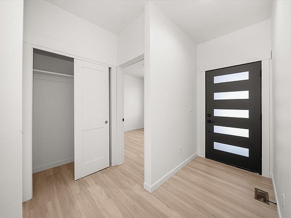 4th image of 18616 E Riverway Ave