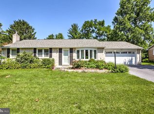125 Bomberger Rd, Akron, PA 17501