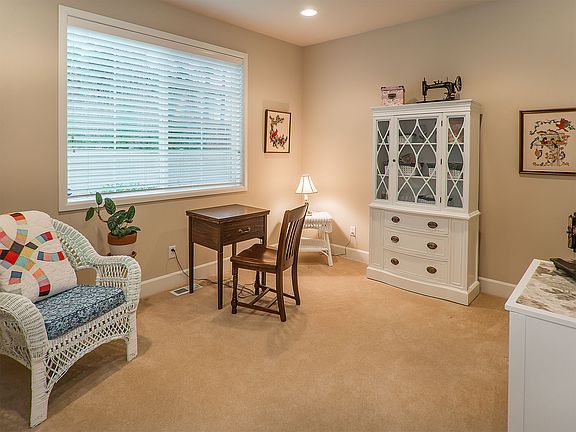 3rd image of 8510 Bybee Ct SE