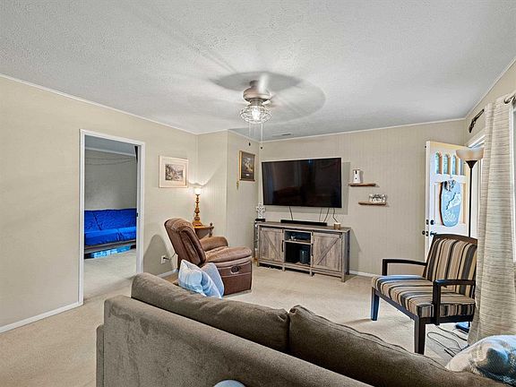 5th image of 612 Fleetwood Dr