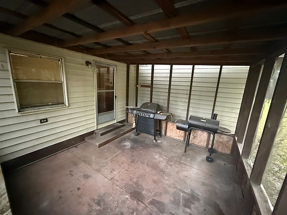 5th image of 532 SW Seville Pl #1