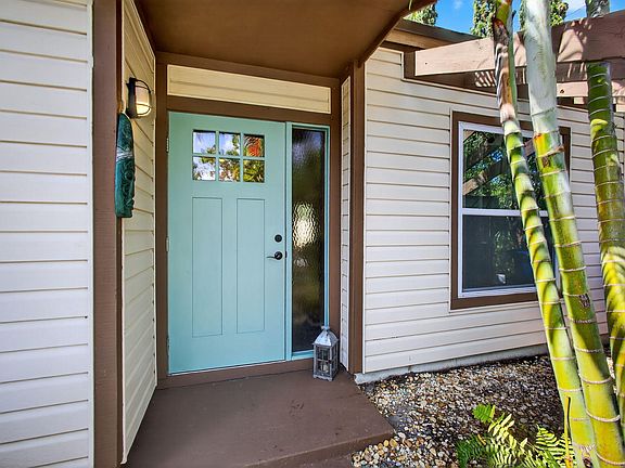 2nd image of 112 Sherwood Circle #5d