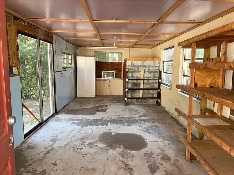 10429 Hudson Ave — Photo 23