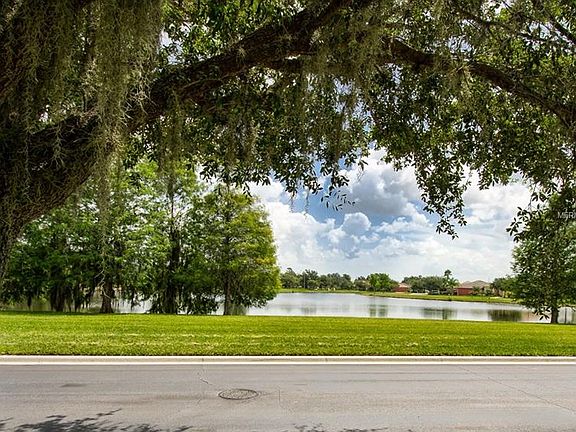 3rd image of 250 Largo Dr