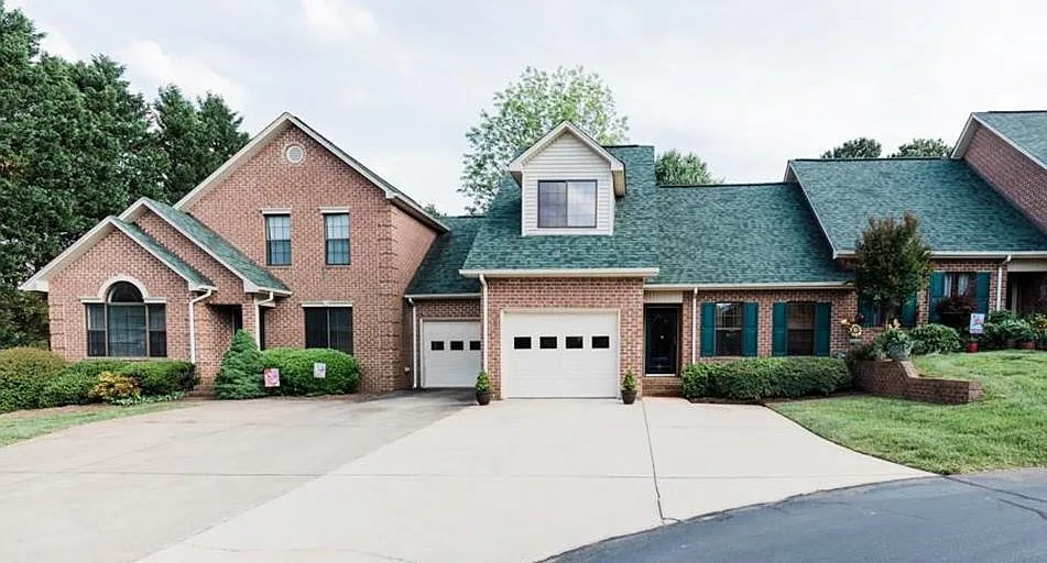 3 bed, 1421 sqft, $1,750 — Photo 3