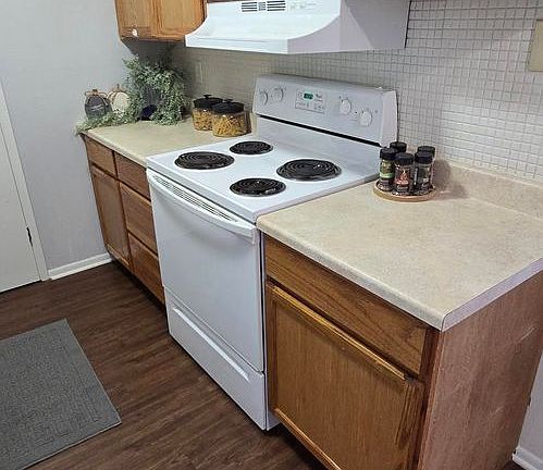 4th image of 9826 Greenery Ct #F