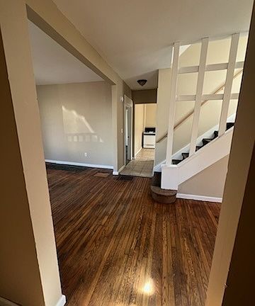 2nd image of 109 Putnam St