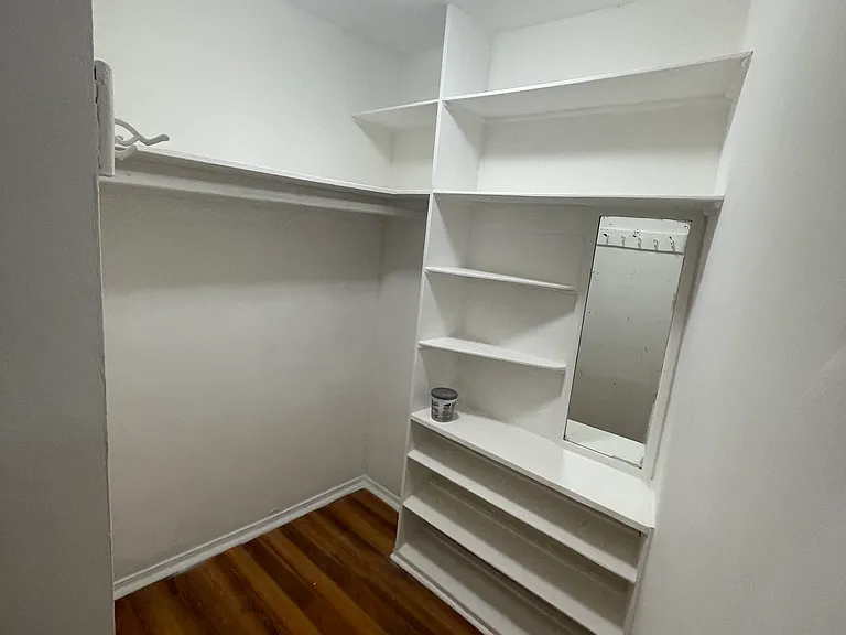Walk in closet