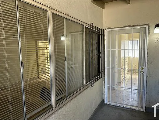 6307 Crenshaw Blvd #2 — Photo 2