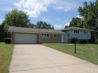 5621 N Stephen Dr, Peoria, IL 61615