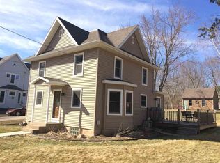 114 W Walnut St, North Freedom, WI 53951