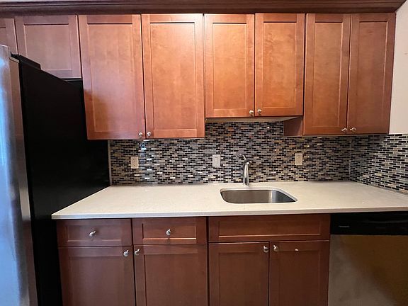 3rd image of 50 Oak St #14E