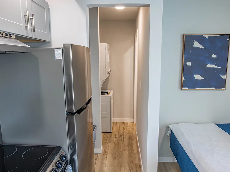 509 E White St #17 — Photo 11