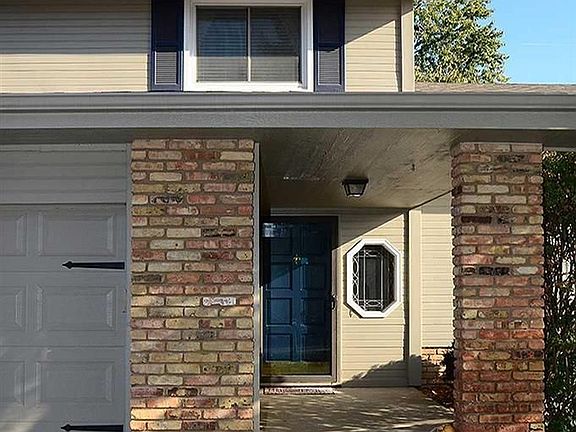3rd image of 15210 Pepperwood Dr