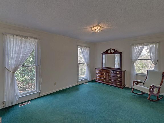 5th image of 290 Waterfall Dr