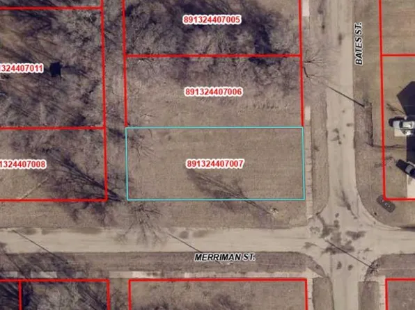 Bates St, Waterloo, IA 50703