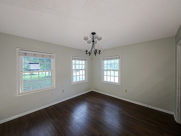 5th image of 127 Johnstone Ln.