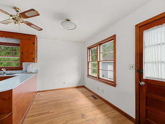 5th image of 2708 Mawood Ave