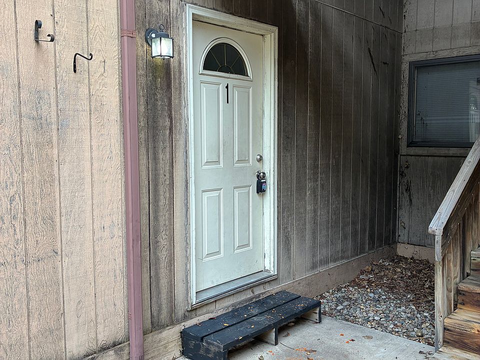 1st image of 905 Tyler St #1